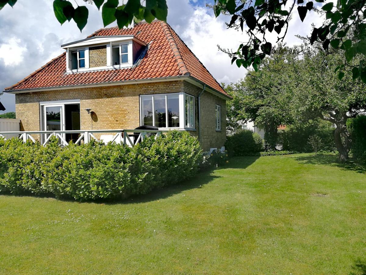 Room In A Danish Cottage With Garden View, 10 Min To Cph Gentofte Esterno foto