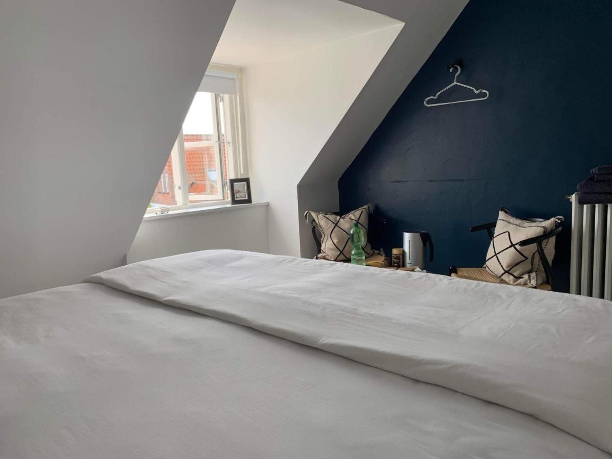 Room In A Danish Cottage With Garden View, 10 Min To Cph Gentofte Esterno foto
