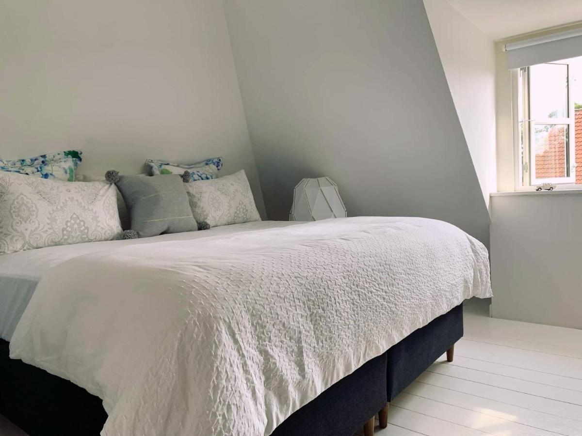 Room In A Danish Cottage With Garden View, 10 Min To Cph Gentofte Esterno foto